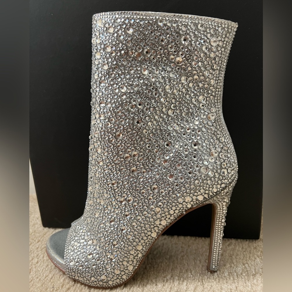 Steve Madden Dispute-R Silver Rhinestone Embellished Peep Toe Stiletto Booties